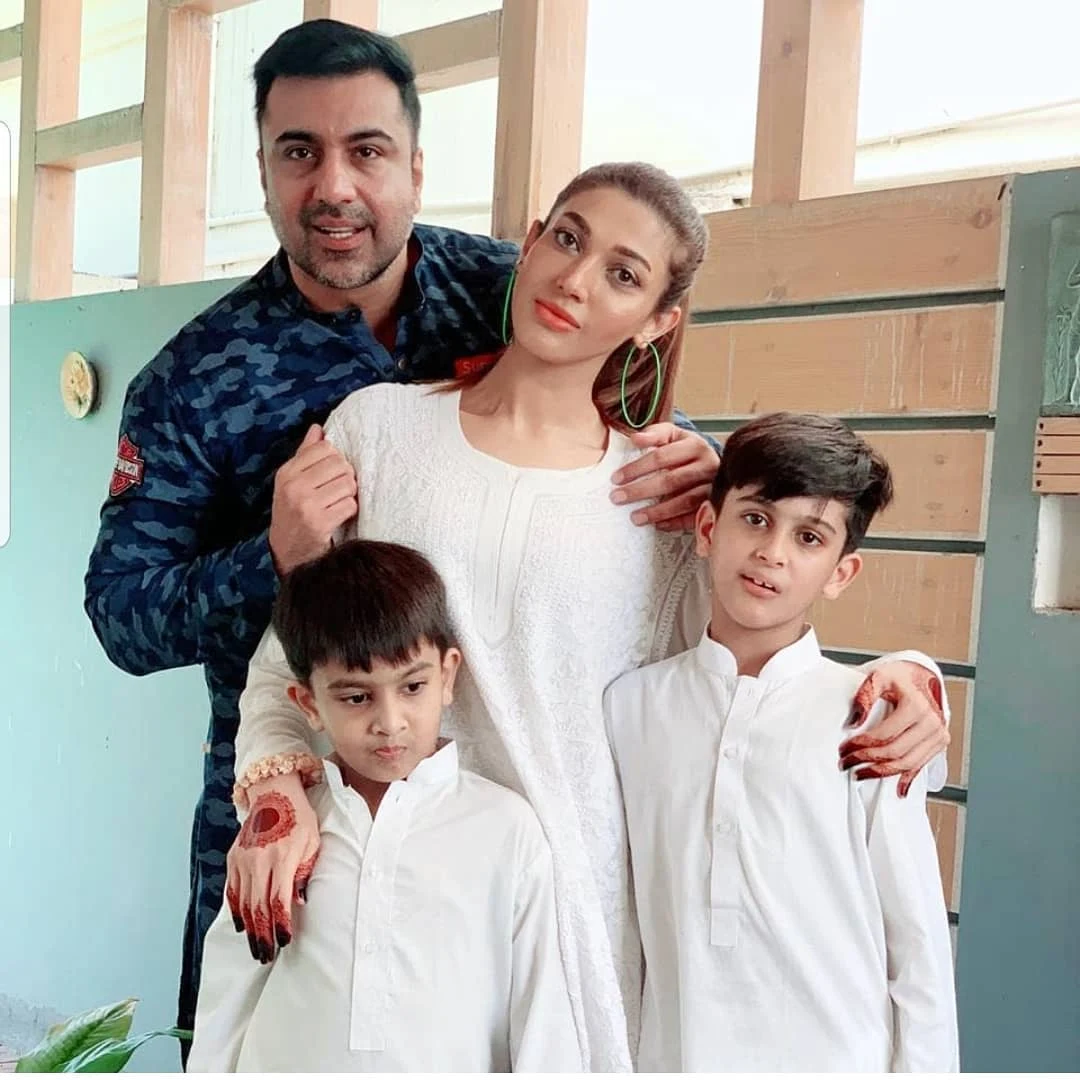 Sana Fakhar Celebrating Eid in Desi Loom with Family | Dailyinfotainment